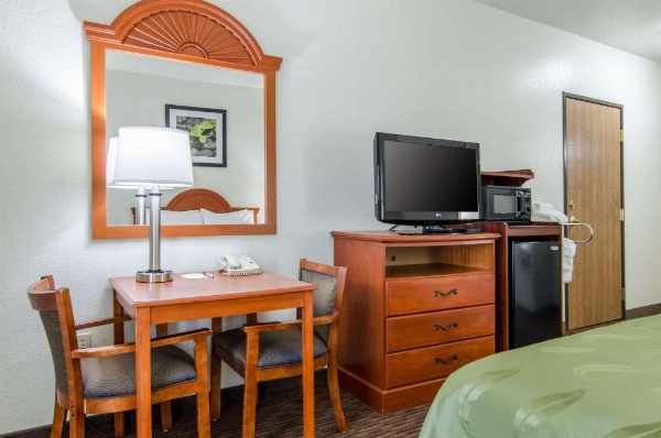 Quality Inn Junction City near Fort Riley image 13