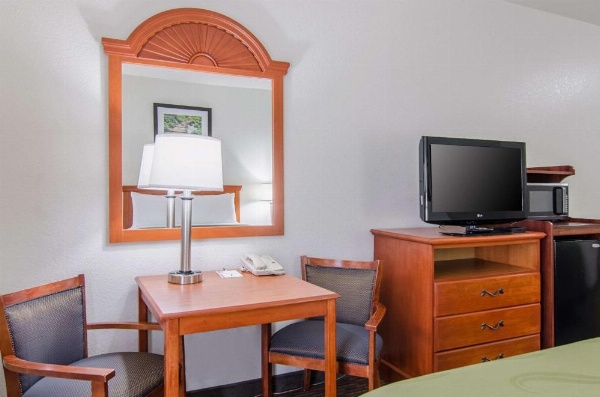 Quality Inn Junction City near Fort Riley image 21